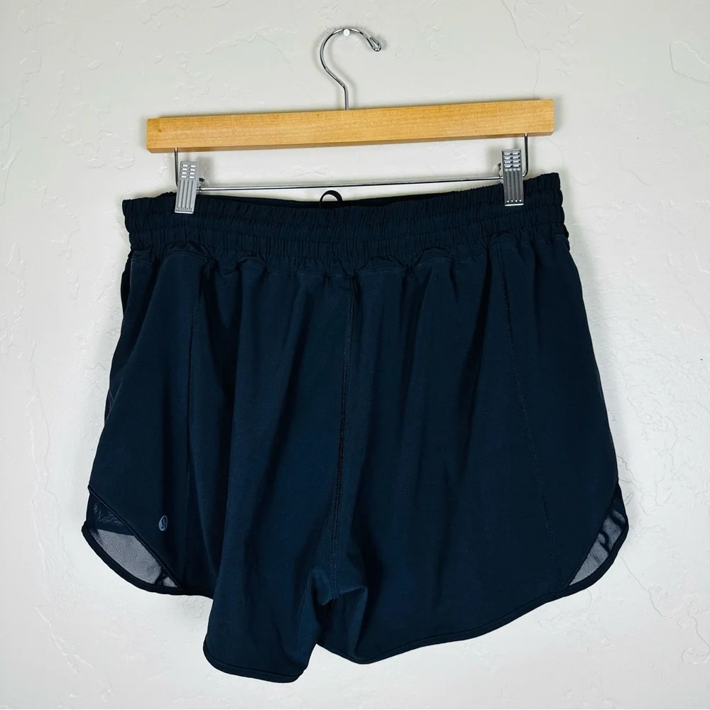 Lululemon Women’s Hotty Hot Short High-Rise Long 4"
Black Size 12 - Picture 7 of 11